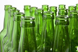 Bottiglia di vetro vuota riciclata